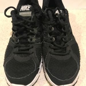 Nike Relentless 2 Boys Youth Size 7